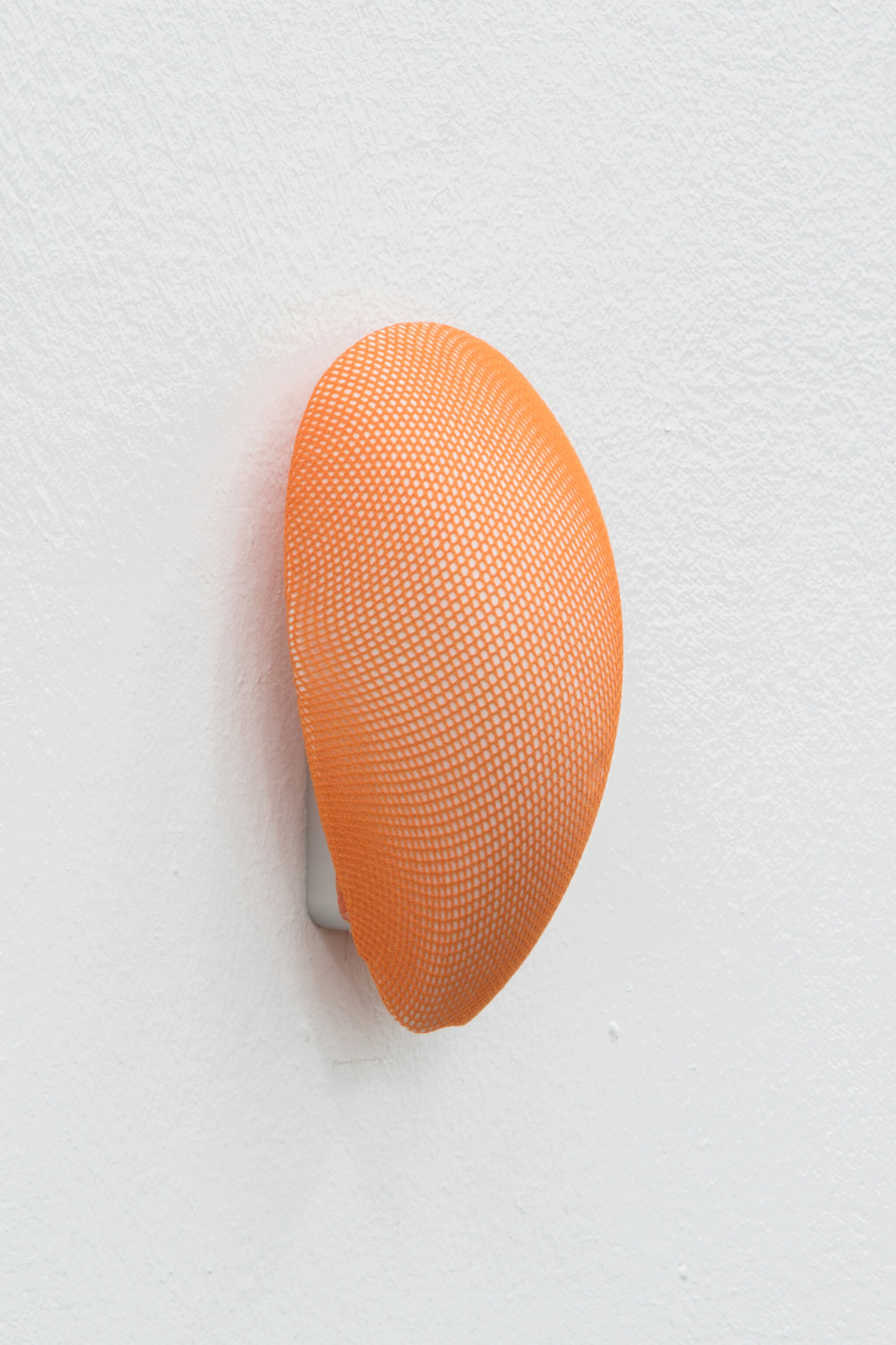 Daphne Ahlers, Orange pill, 2019
